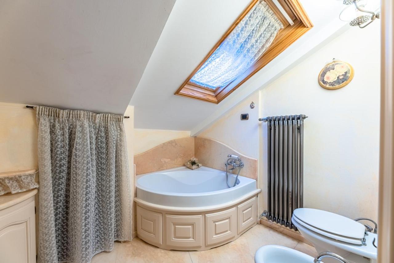 Dimora Lucrezia Apartamento Savona Exterior foto